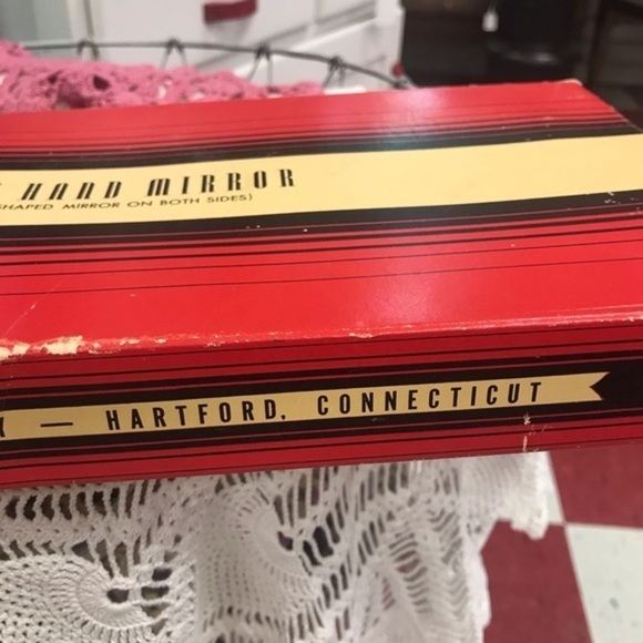 The Fuller brush Company Vintage 3 Piece Vanity Set in Red and Black - Picture 5 of 8